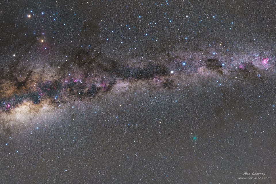 APOD: Close Comet and the Milky Way - March 25, 2016