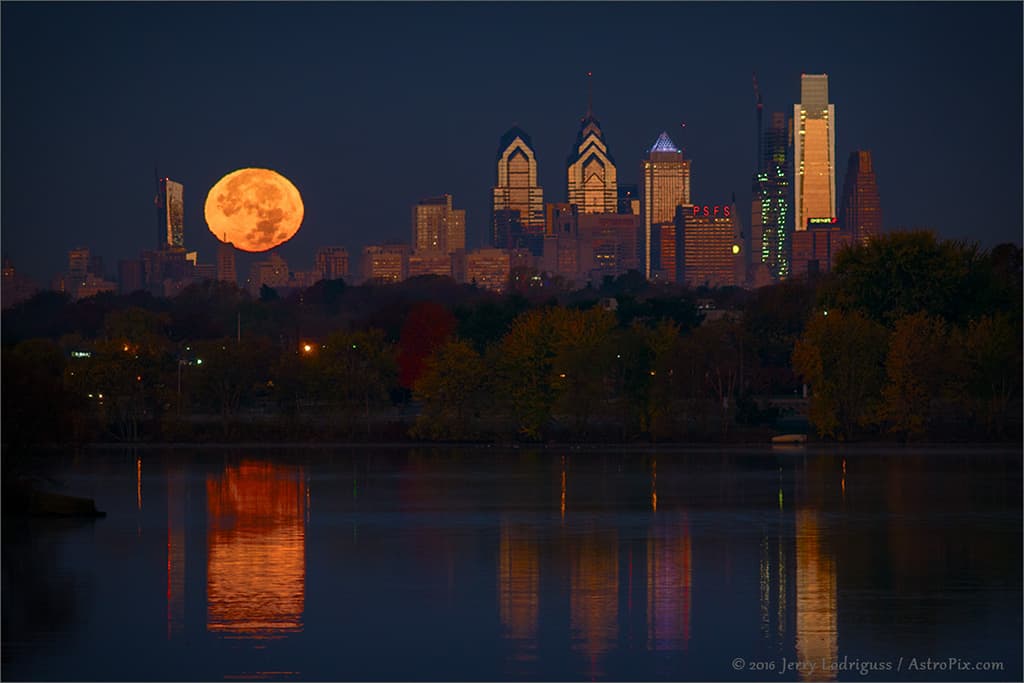 APOD: Philadelphia Perigee Full Moon - November 18, 2016