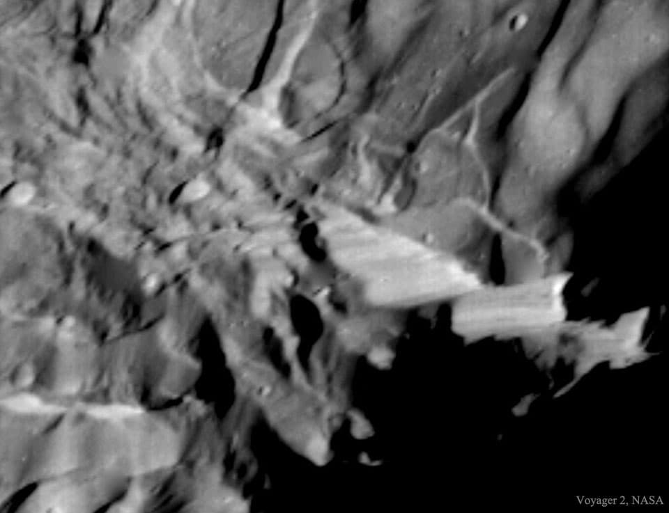 APOD: Verona Rupes: Tallest Known Cliff in the Solar System - November 27, 2016