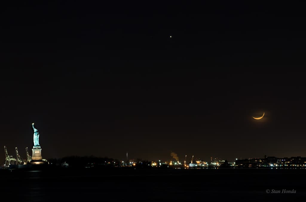 APOD: New York Harbor Moonset - January 6, 2017