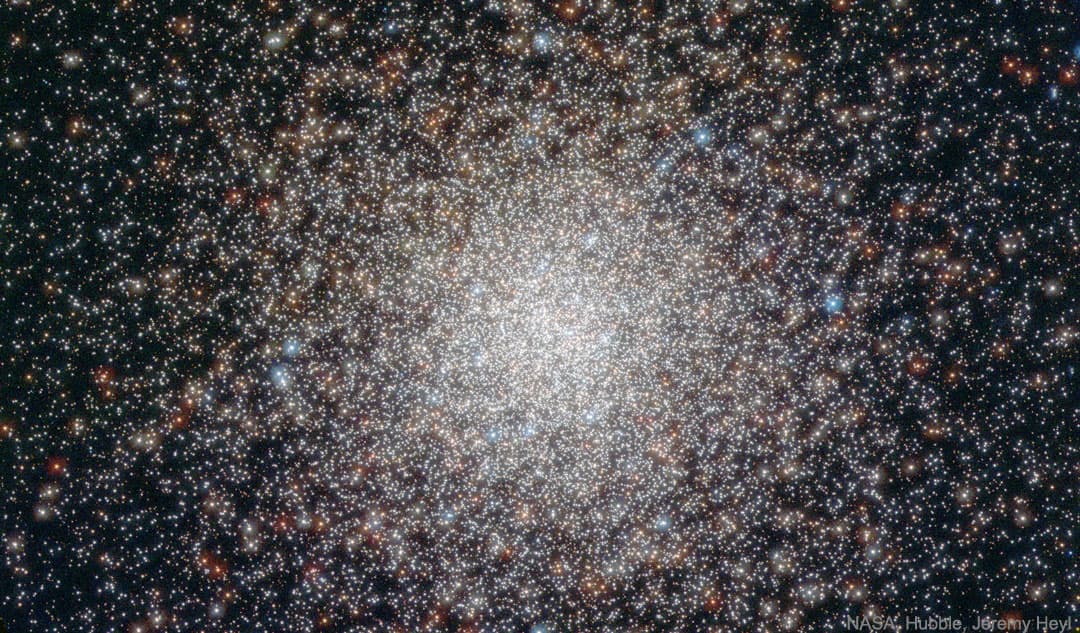 APOD: Star Cluster NGC 362 from Hubble - October 11, 2017