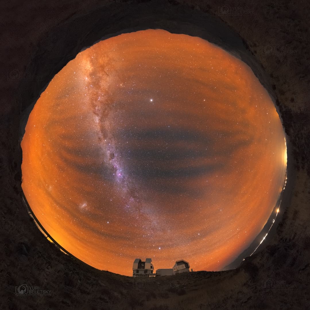 APOD: Milky Way vs Airglow Australis - May 17, 2018