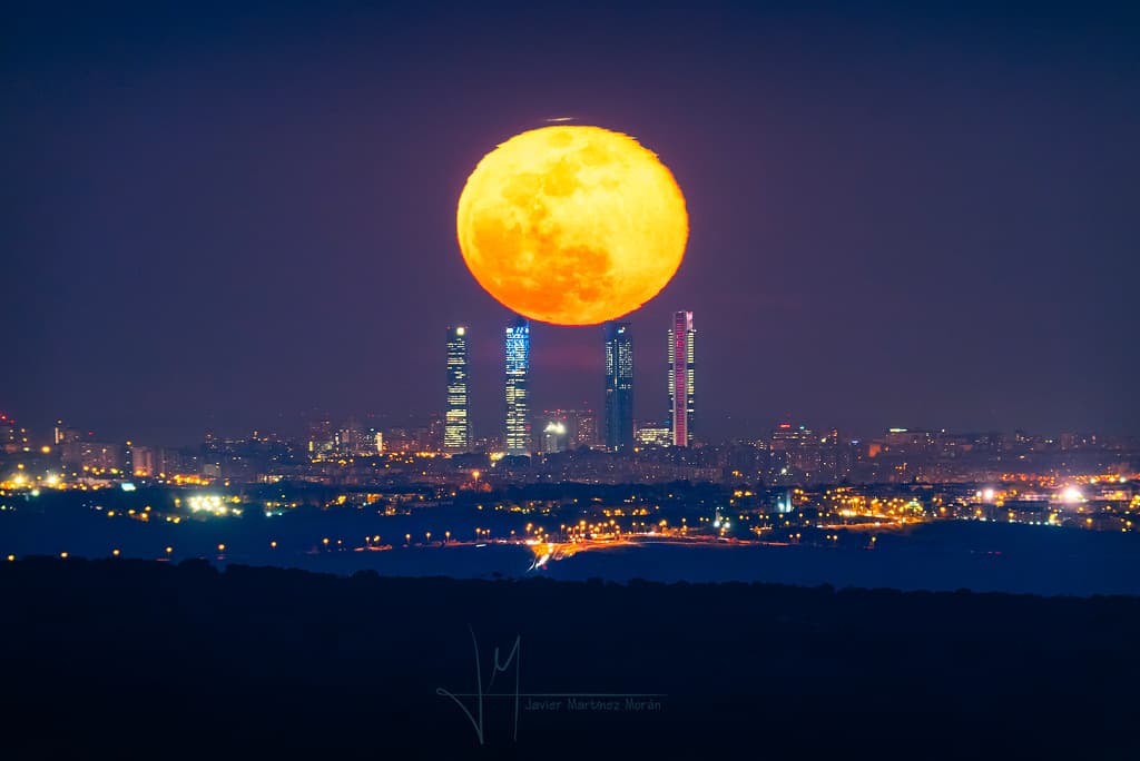 APOD: Four Towers and the Equinox Moon - March 23, 2019