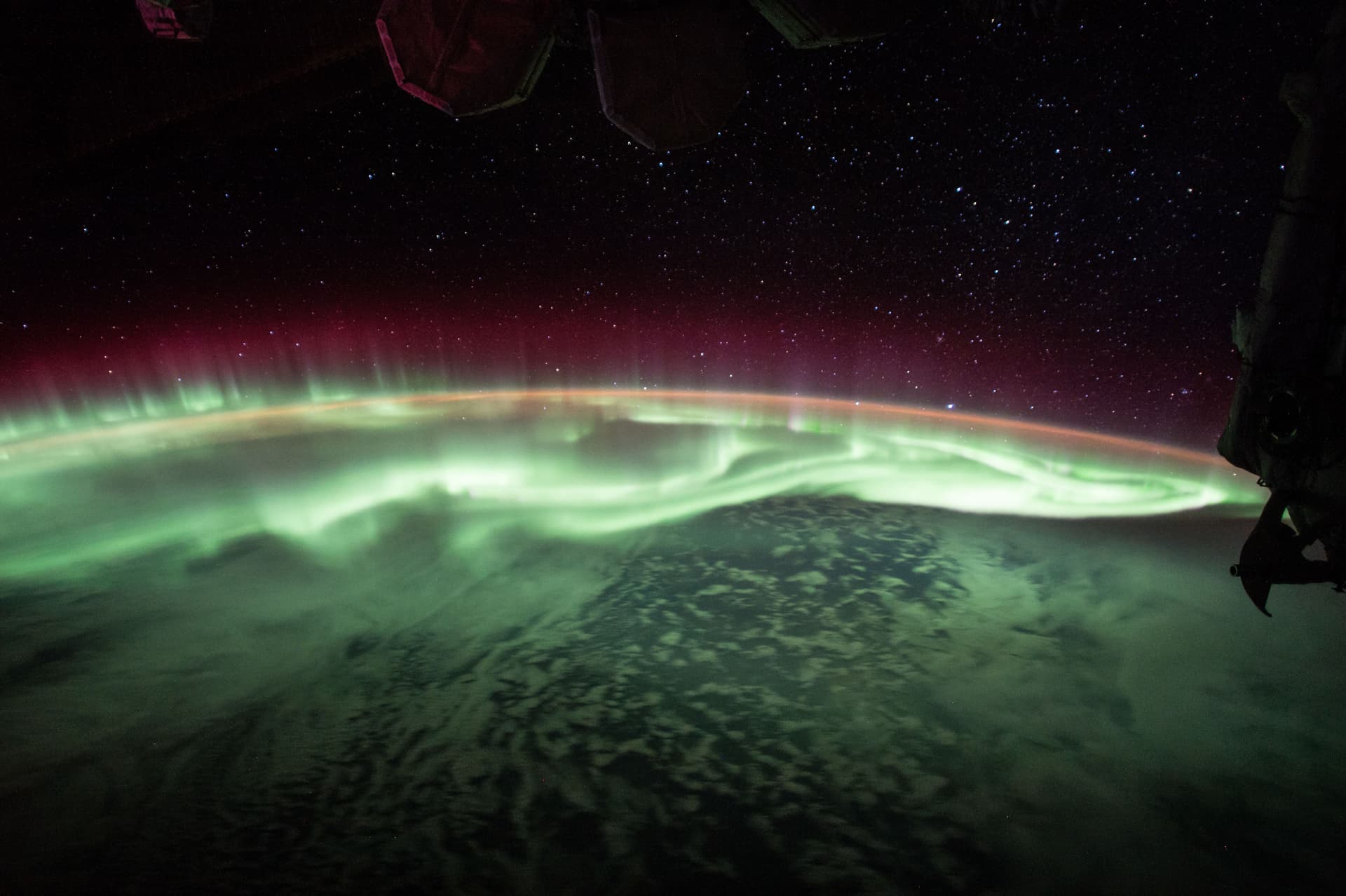 APOD: Aurora Slathers Up the Sky - January 14, 2021