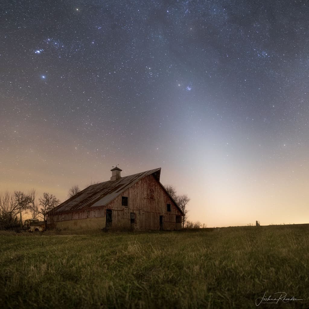 APOD: Zodiacal Light and Mars - March 11, 2021