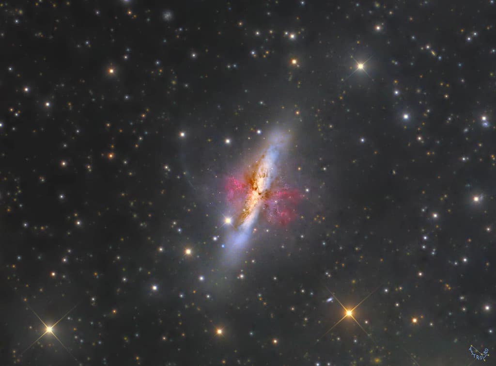 APOD: M82: Starburst Galaxy with a Superwind - July 9, 2021