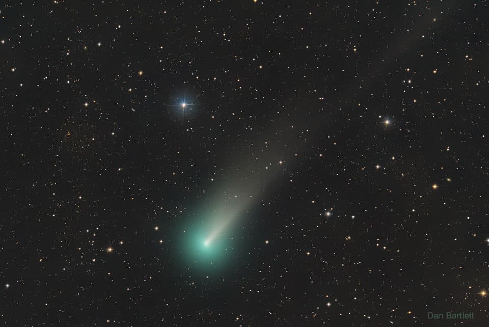 APOD: Introducing Comet Leonard - November 21, 2021