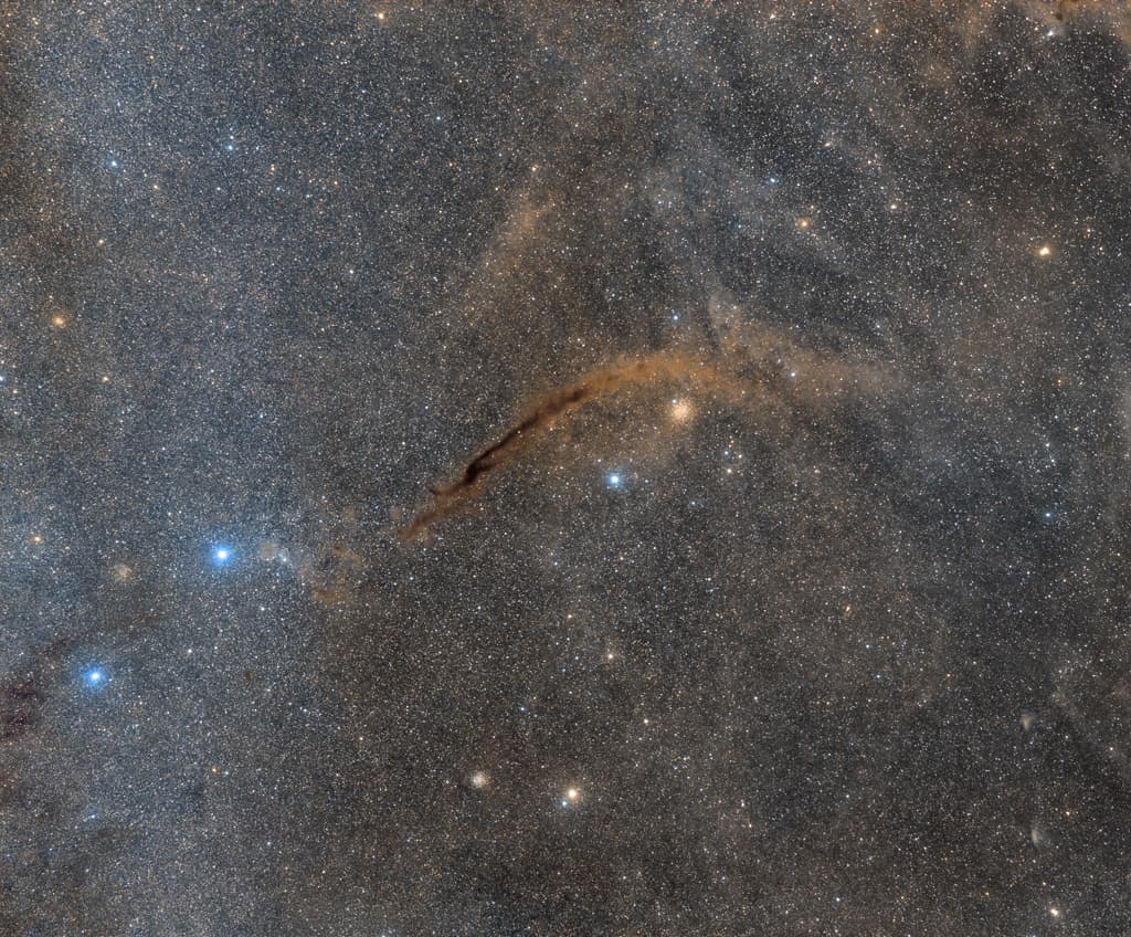 APOD: NGC 4372 and the Dark Doodad - March 30, 2023