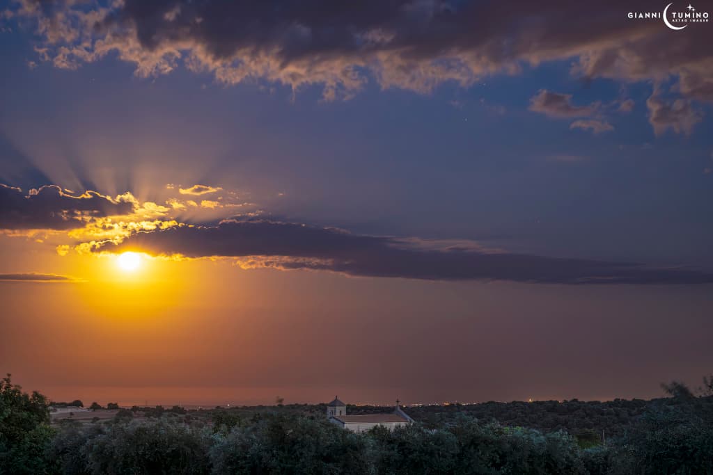 APOD: Moonrays of August - August 4, 2023