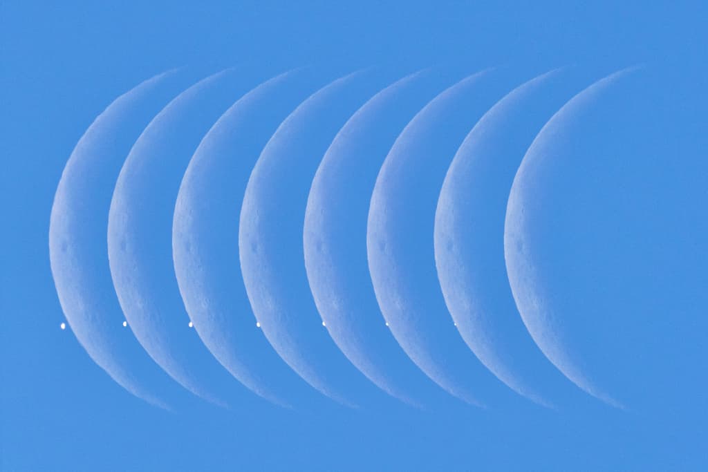 APOD: Daytime Moon Meets Morning Star - November 16, 2023