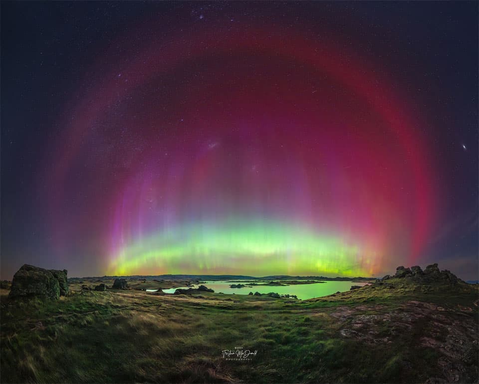 APOD: A SAR Arc from New Zealand - January 3, 2024