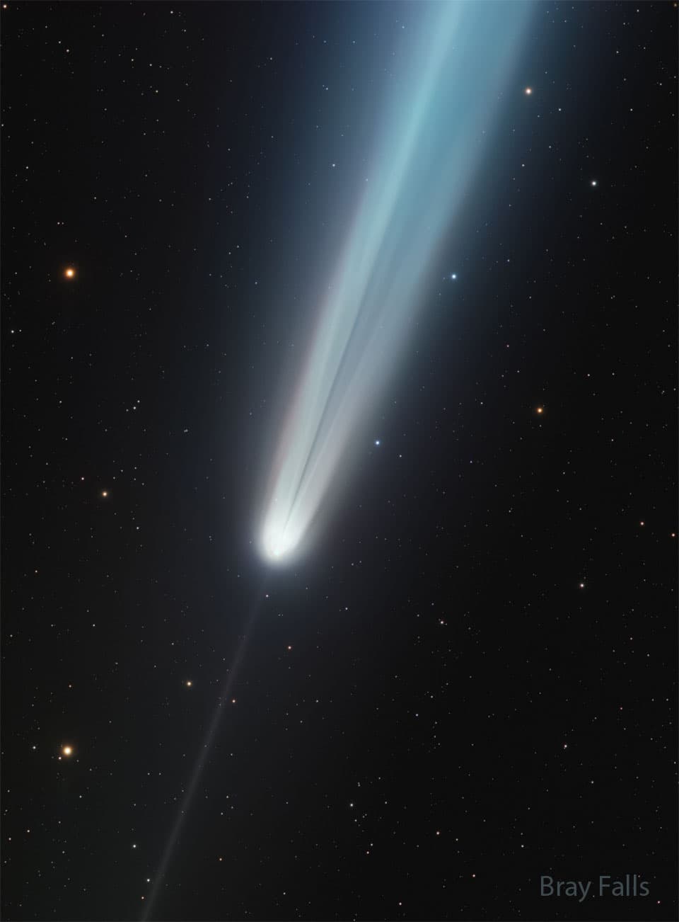 APOD: The Unusual Tails of Comet Tsuchinshan-Atlas - November 11, 2024