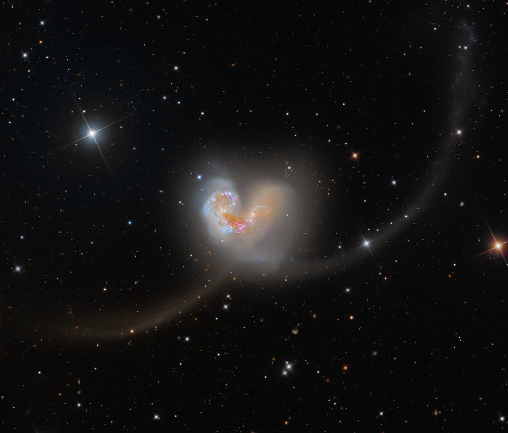 APOD: Exploring the Antennae - April 10, 2026