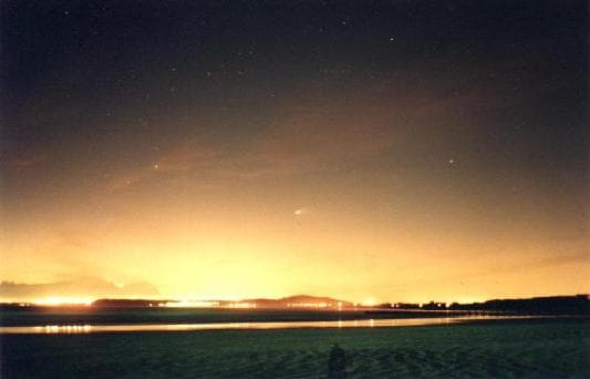 APOD: Hale-Bopp: Climbing Into Southern Skies - May 15, 1997