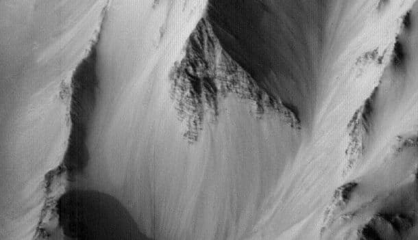 APOD: Mars: A Sheer Close-up - November 13, 1997