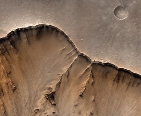 APOD: Mars: A Canyon's Edge - March 19, 1998