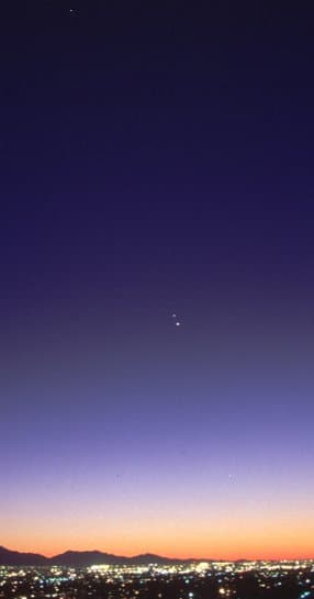 APOD: A Jupiter Venus Conjunction - March 8, 1999