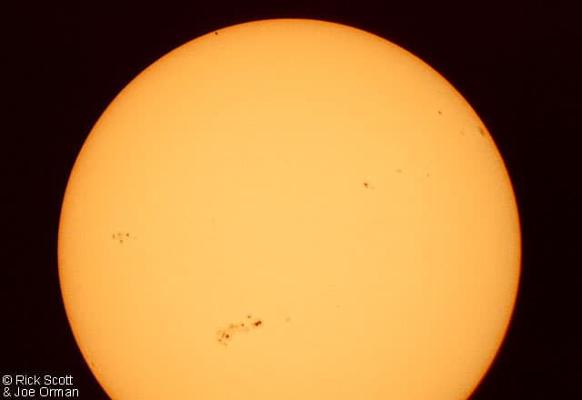 APOD: Spot The Planet - December 10, 1999