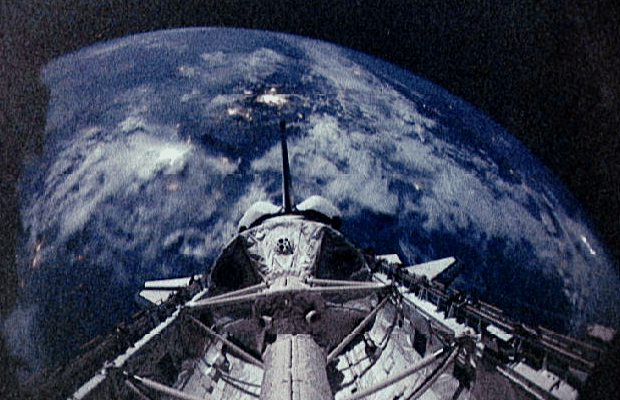 APOD: Lightning Below - December 2, 1995