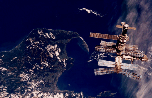 APOD: Mir Dreams - June 3, 1996