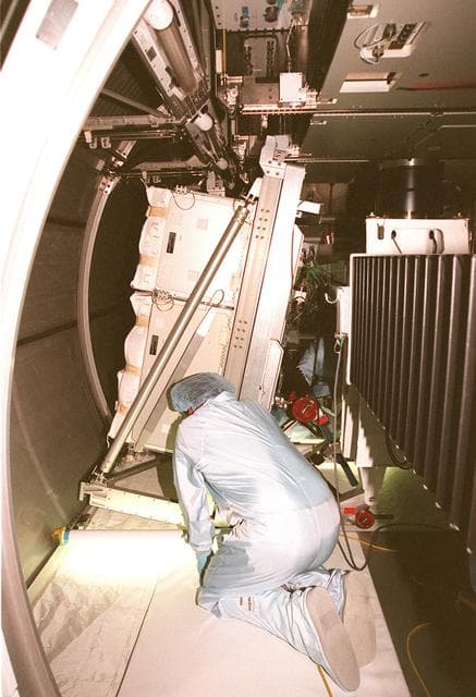 NASA image: KSC-00PP-1970