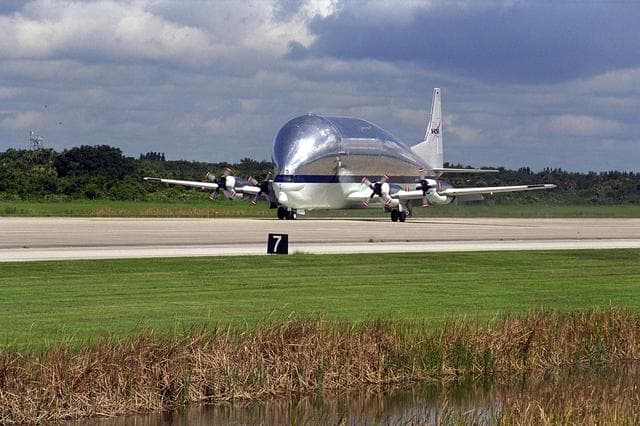 NASA image: KSC-00SPN-005