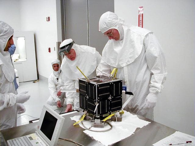 NASA image: KSC-01KODI-064