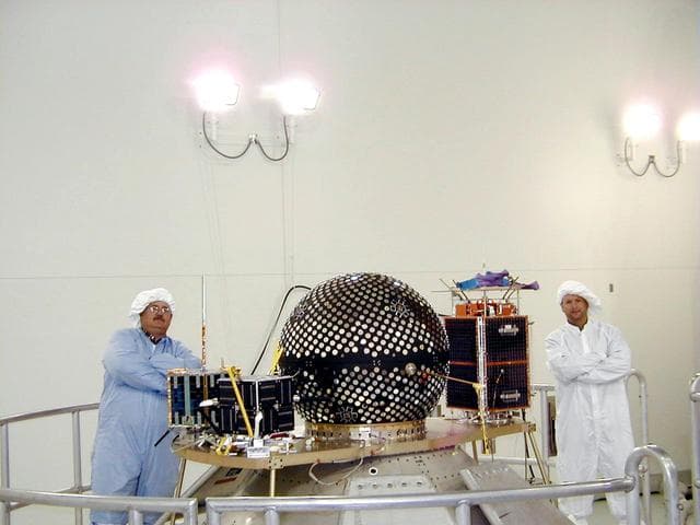 NASA image: KSC-01KODI-070