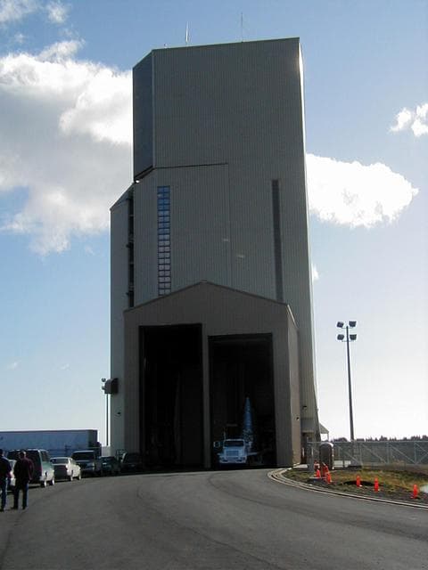 NASA image: KSC-01KODI-077