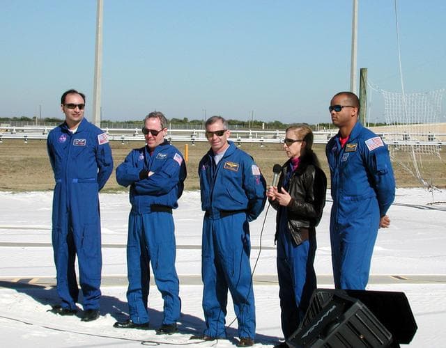 NASA image: KSC-01PADIG-013