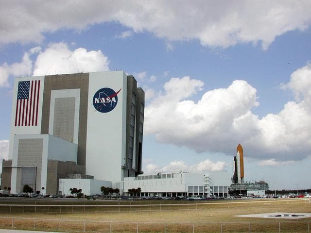 NASA image: KSC-01PADIG-024