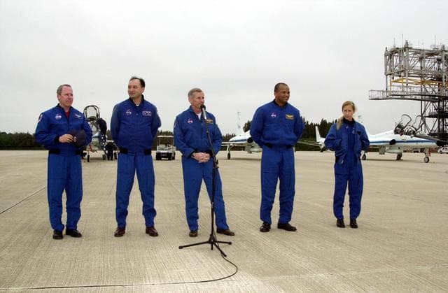 NASA image: KSC-01PADIG-041
