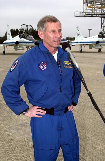 NASA image: KSC-01PADIG-042