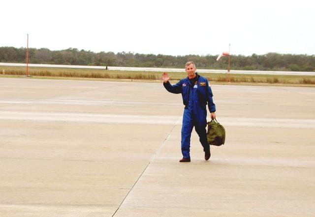 NASA image: KSC-01PADIG-049