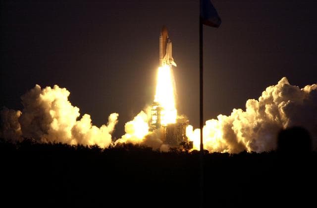NASA image: KSC-01PADIG-057