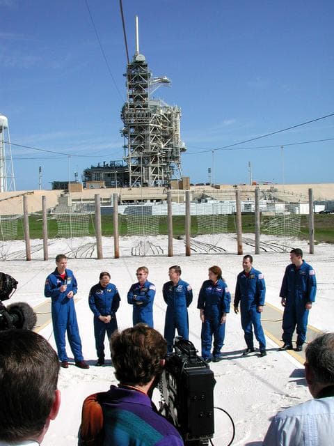 NASA image: KSC-01PADIG-084