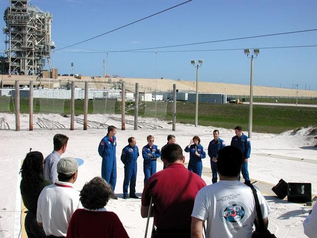 NASA image: KSC-01PADIG-087