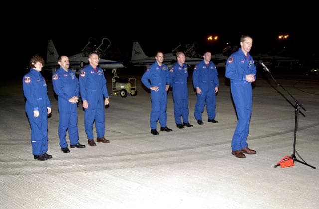 NASA image: KSC-01PADIG-114