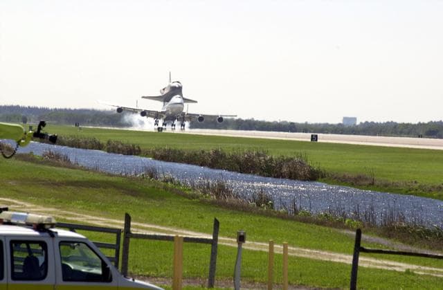 NASA image: KSC-01PADIG-117