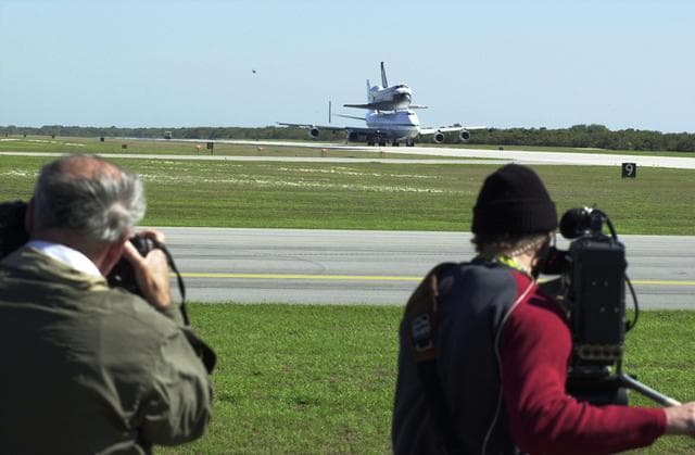 NASA image: KSC-01PADIG-127