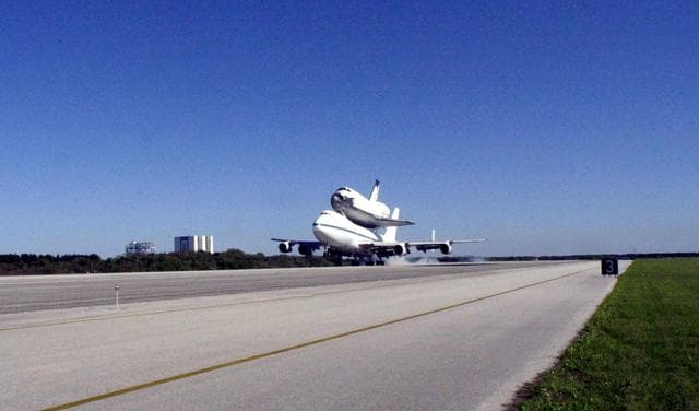 NASA image: KSC-01PADIG-140