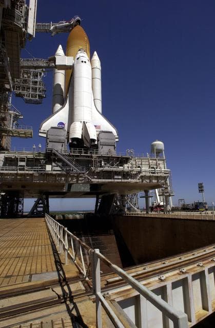 NASA image: KSC-01PADIG-145