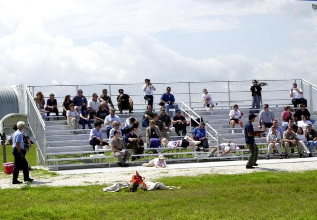 NASA image: KSC-01PADIG-175