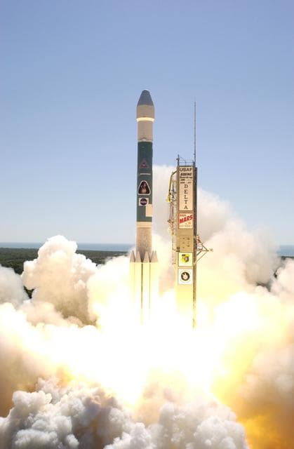 NASA image: KSC-01PADIG-182