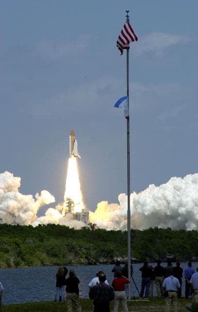 NASA image: KSC-01PADIG-199