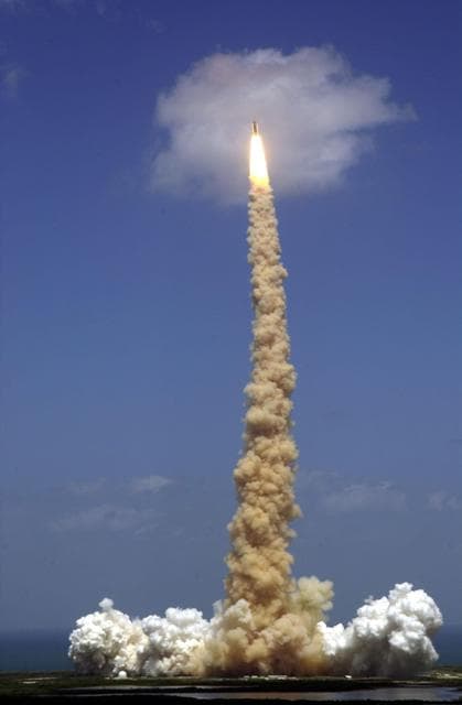 NASA image: KSC-01PADIG-201