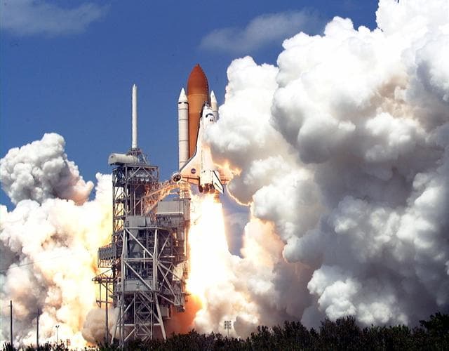 NASA image: KSC-01PADIG-207