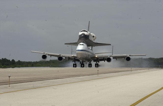 NASA image: KSC-01PADIG-209