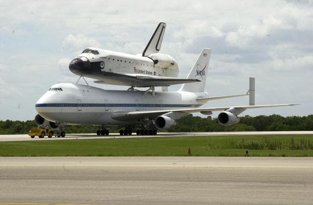 NASA image: KSC-01PADIG-211