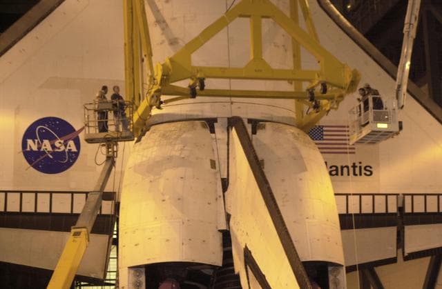 NASA image: KSC-01PADIG-222